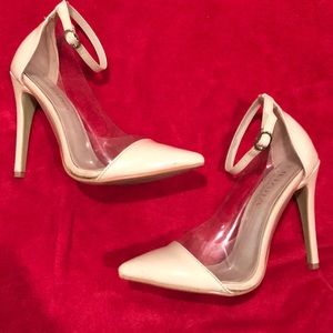 ❗️👠2 for $20❗️ Stylish Nude/ Clear Heels